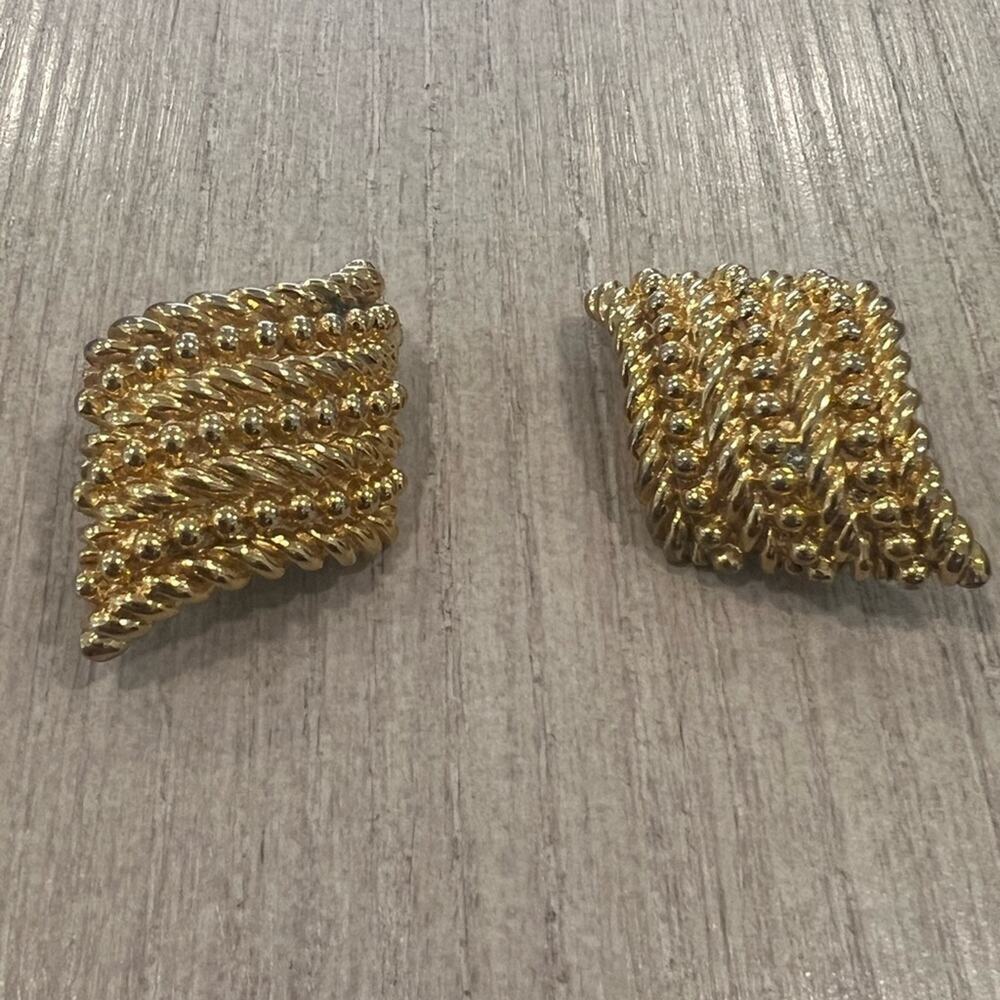 Vintage gold tone clip on earrings
